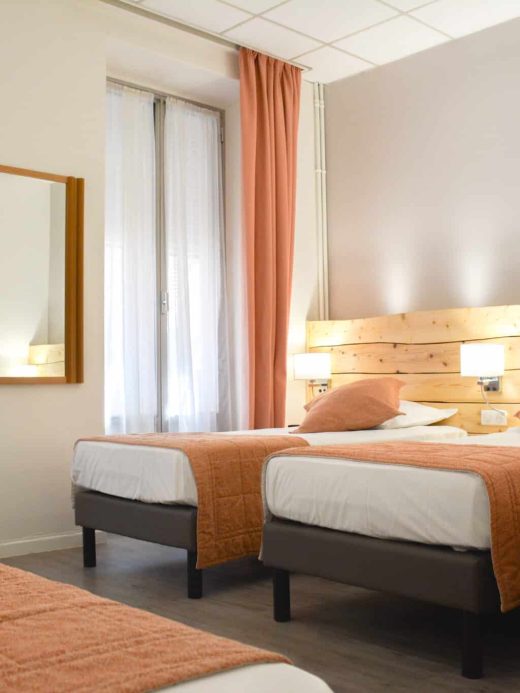 Chambre quadruple à Nice : 26 m² pour quatre, parmi les plus grandes